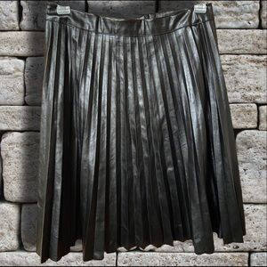 Pleated black skirt XL *see desc Charlotte Russe